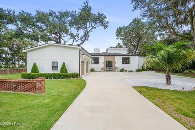 Welcome to 2102 Bay Street -- a one-of-a-kind Lowcountry - photo 7