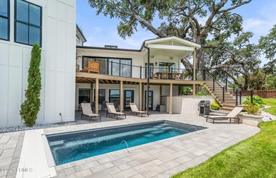 Welcome to 2102 Bay Street -- a one-of-a-kind Lowcountry - photo 8