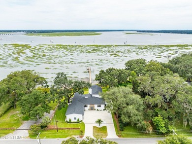 Welcome to 2102 Bay Street -- a one-of-a-kind Lowcountry - photo 9