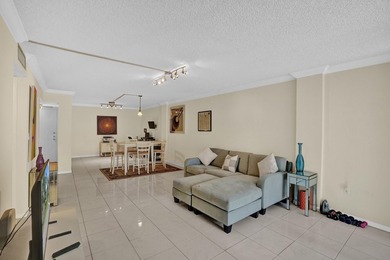 Beautifully updated one-bedroom, one-and-a-half-bath corner unit - photo 11