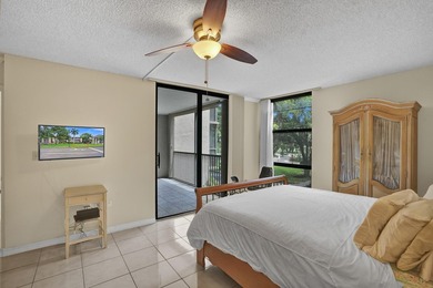 Beautifully updated one-bedroom, one-and-a-half-bath corner unit - photo 16