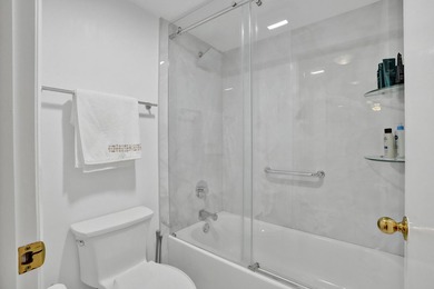 Beautifully updated one-bedroom, one-and-a-half-bath corner unit - photo 17
