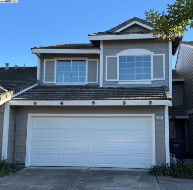 Lake Townhome/Townhouse For Sale in Pittsburg, California
