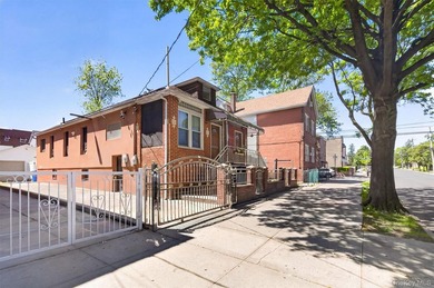 Welcome to this spacious and well-maintained 2-bedroom brick - photo 3