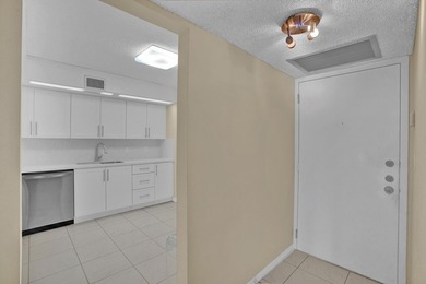 Beautifully updated one-bedroom, one-and-a-half-bath corner unit - photo 25