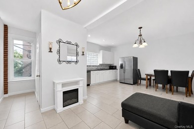 Welcome to this spacious and well-maintained 2-bedroom brick - photo 6