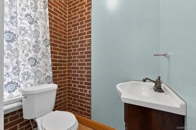 Welcome to this spacious and well-maintained 2-bedroom brick - photo 10