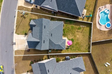 Located in beautiful Valparaiso, Florida -- a charming home - photo 4