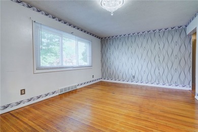 Welcome to 184 Bennett Avenue - A Beautifully Updated Ranch with - photo 8