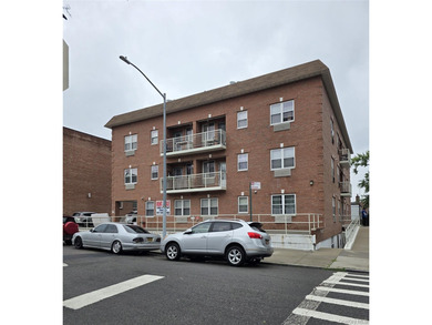 Prime LOCATION MOVE-IN Ready Immediately. This well designed