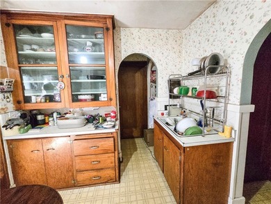 Opportunity awaits in this 4-bedroom Cape Cod located in - photo 5