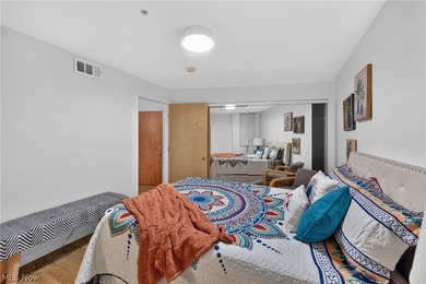 Welcome to urban living at its finest in the highly desirable - photo 18