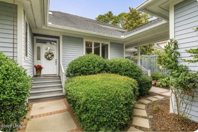 Tucked away in a private cul de sac on prestigious Dataw Island - photo 2