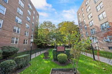 Beautiful 2-Bedroom Co-op in the Mansfield Gardens Complex -