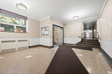 Beautiful 2-Bedroom Co-op in the Mansfield Gardens Complex -