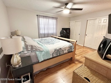 Very well maintained home in quiet established neighborhood - photo 15