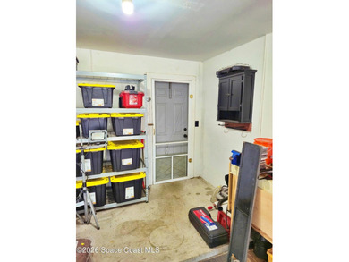 Very well maintained home in quiet established neighborhood - photo 38