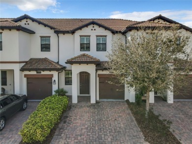 Lake Townhome/Townhouse For Sale in Davenport, Florida