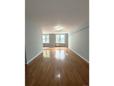 Welcome to Caroline Gardens! A Bright Spacious Open Studio unit - photo 1