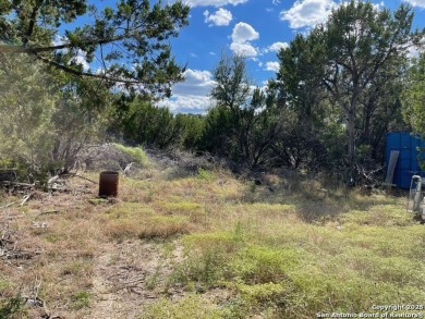 Lake Medina Lot For Sale in Lakehills Texas