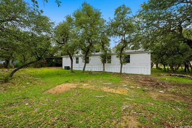 Move-in ready Hill Country home just minutes from Canyon Lake in - photo 15