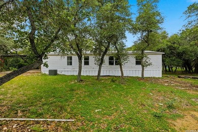 Move-in ready Hill Country home just minutes from Canyon Lake in - photo 17