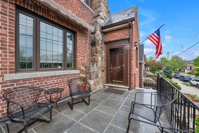 Immaculate fully detached brickstone home in the highly - photo 3