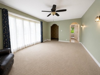 Welcome to this well maintained 3-bedroom, 1 3/4-bath home - photo 4