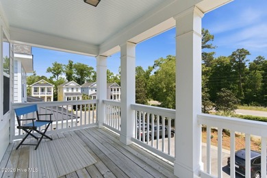 Beautiful Charleston-style home offering 3 bedrooms and 2.5 - photo 34