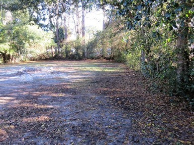 This 3-bedroom, 2-bath 1960 cottage offers a simple, comfortable - photo 7