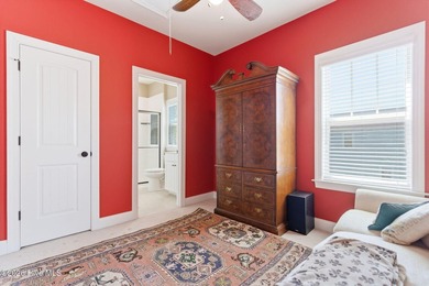 Beautiful Charleston-style home offering 3 bedrooms and 2.5 - photo 42