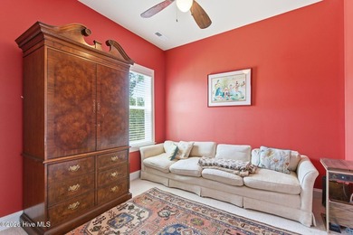 Beautiful Charleston-style home offering 3 bedrooms and 2.5 - photo 43