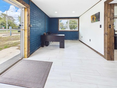 Turn-key professional office space in a prime Perry location - photo 10