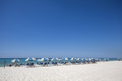 Wake up to gorgeous Gulf views from your master bedroom in this - photo 8