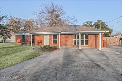 Charming rancher in a well established neighborhood at Quarels - photo 25