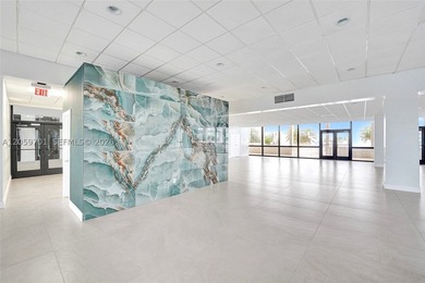 Luxury Oceanfront Living! This turnkey, fully furnished - photo 33