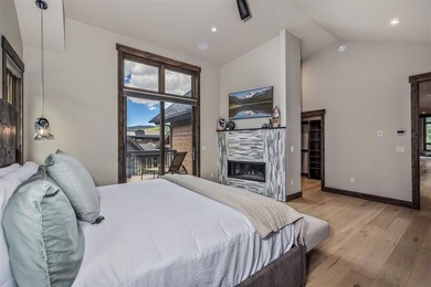 This spectacular 6-bedroom, 6-bathroom mountain modern residence - photo 19