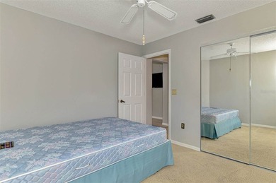Under contract-accepting backup offers. ** STANDALONE VILLA IN - photo 20