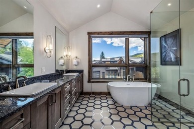 This spectacular 6-bedroom, 6-bathroom mountain modern residence - photo 20