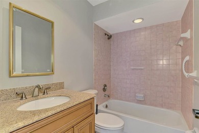 Under contract-accepting backup offers. ** STANDALONE VILLA IN - photo 21