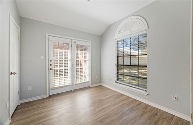 Welcome to this beautifully designed 3-bedroom, 2-bathroom brick - photo 23
