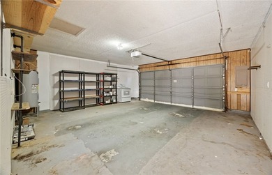 Welcome to this beautifully designed 3-bedroom, 2-bathroom brick - photo 26