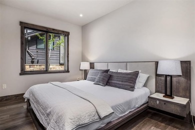 This spectacular 6-bedroom, 6-bathroom mountain modern residence - photo 27