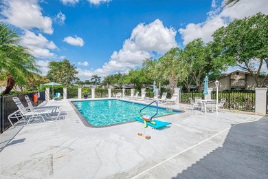Under contract-accepting backup offers. ** STANDALONE VILLA IN - photo 32