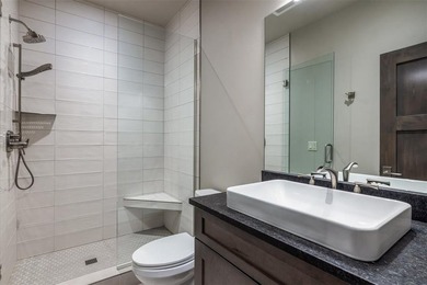 This spectacular 6-bedroom, 6-bathroom mountain modern residence - photo 33