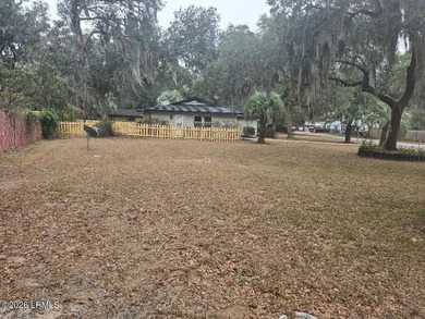 Excellent opportunity to build your dream home on this highly - photo 6