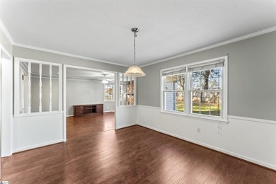 Offered by Diane Maxwell .... Great 3 bed 2 bath home on a - photo 4