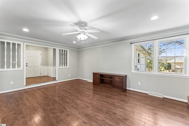 Offered by Diane Maxwell .... Great 3 bed 2 bath home on a - photo 7