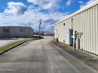 $500,000 Price Improvement; $104/SF! Property is a Professional - photo 4