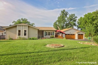 Lake Home Sale Pending in Mchenry, Illinois